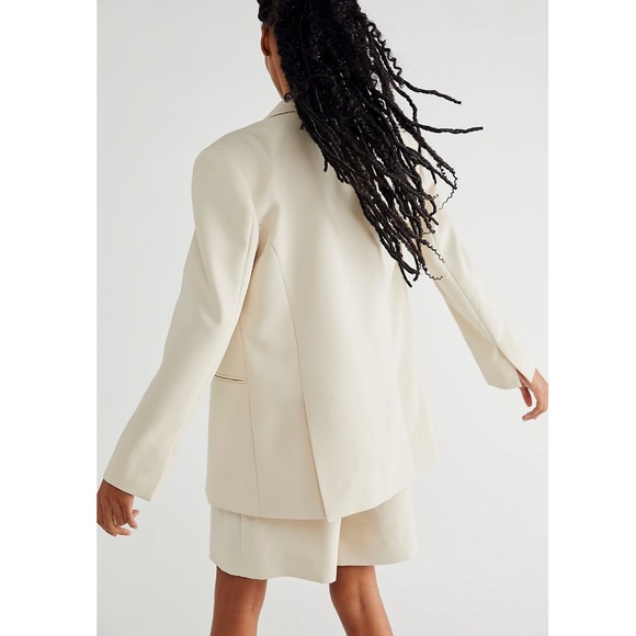 • Shona joy 2 pc. oversized blazer and shorts set • - Picture 5 of 7